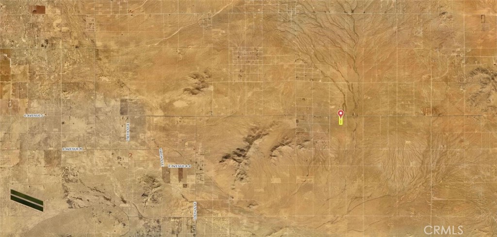 39 East 213th Street East Lancaster, CA 93535 - Photo 14 of 19 a bathroom with a shower