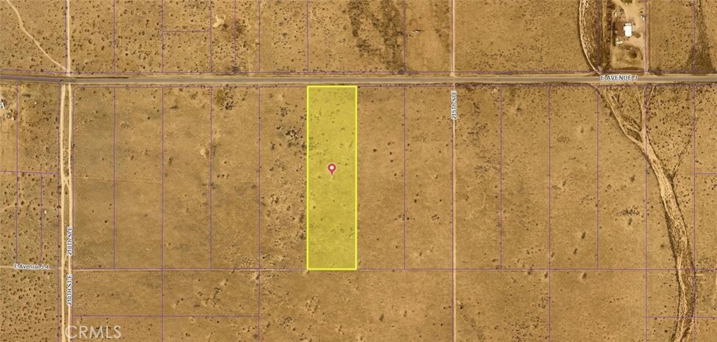 39 East 213th Street East Lancaster, CA 93535 - Photo 7 of 19 a bathroom with a shower