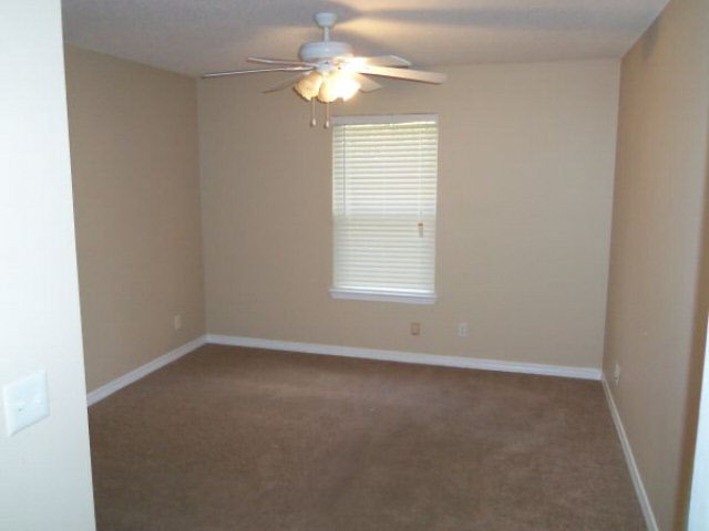 410 West Azalea Avenue, Unit 3 Foley, AL 36535 - Photo 5 of 8