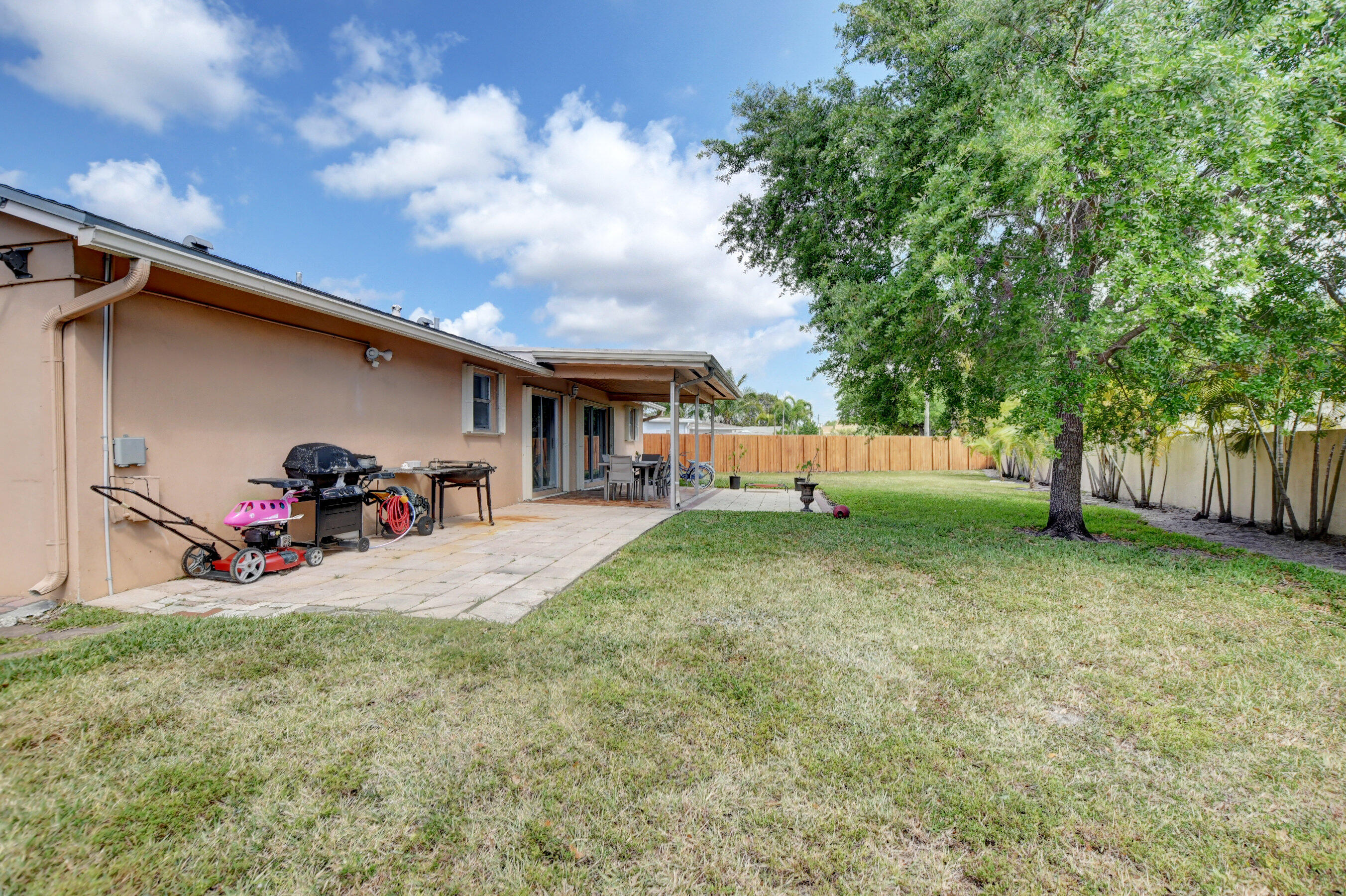 10092 Windtree Lane Boca Raton, FL 33428 - Photo 30 of 47 33_ebf_3738and4more