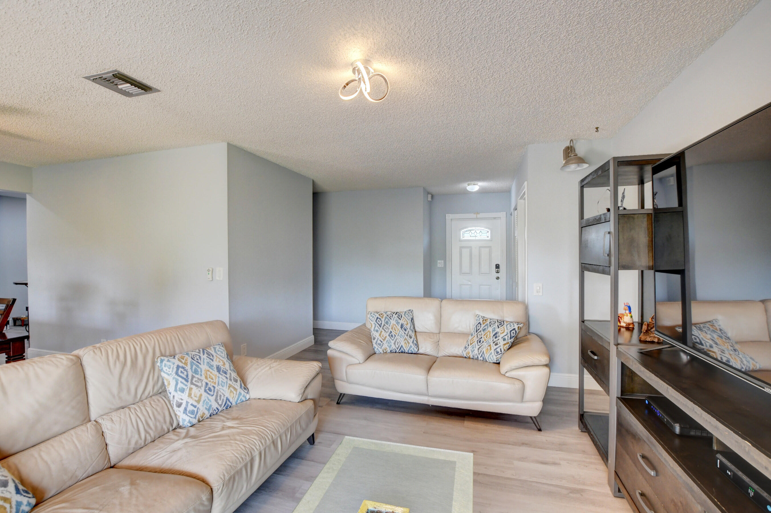 10092 Windtree Lane Boca Raton, FL 33428 - Photo 6 of 47 08_ebf_3593and4more
