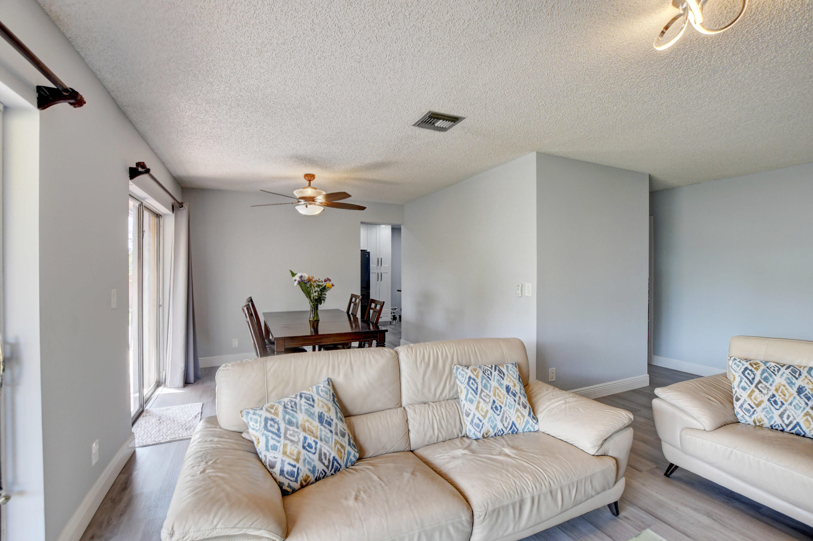 10092 Windtree Lane Boca Raton, FL 33428 - Photo 7 of 47 09_ebf_3598and4more