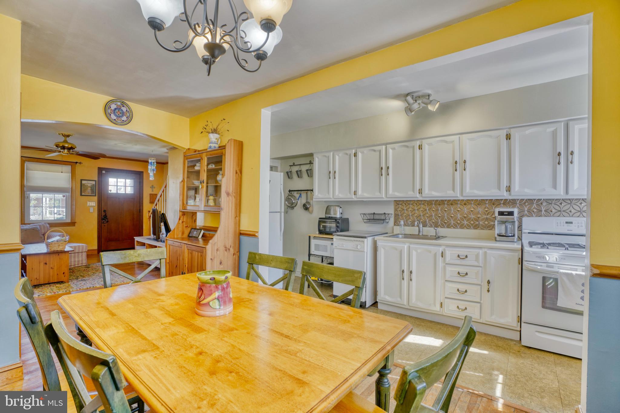 8349 Edgedale Road Baltimore, MD 21234 - Photo 16 of 32