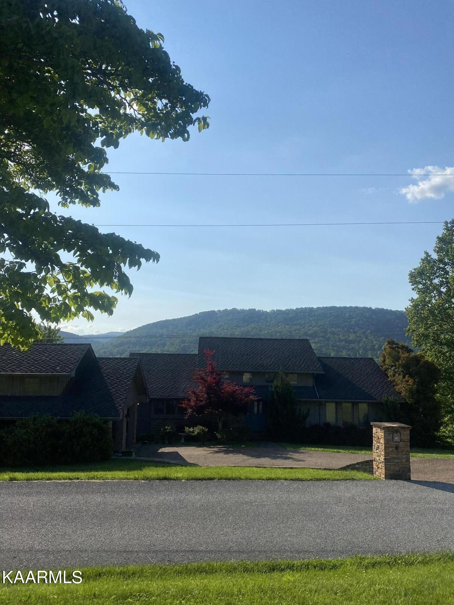 334 Country Club Road La Follette, TN 37766 - Photo 3 of 26 43C9A2D0-7409-4921-BBB5-A8B4F1A30278