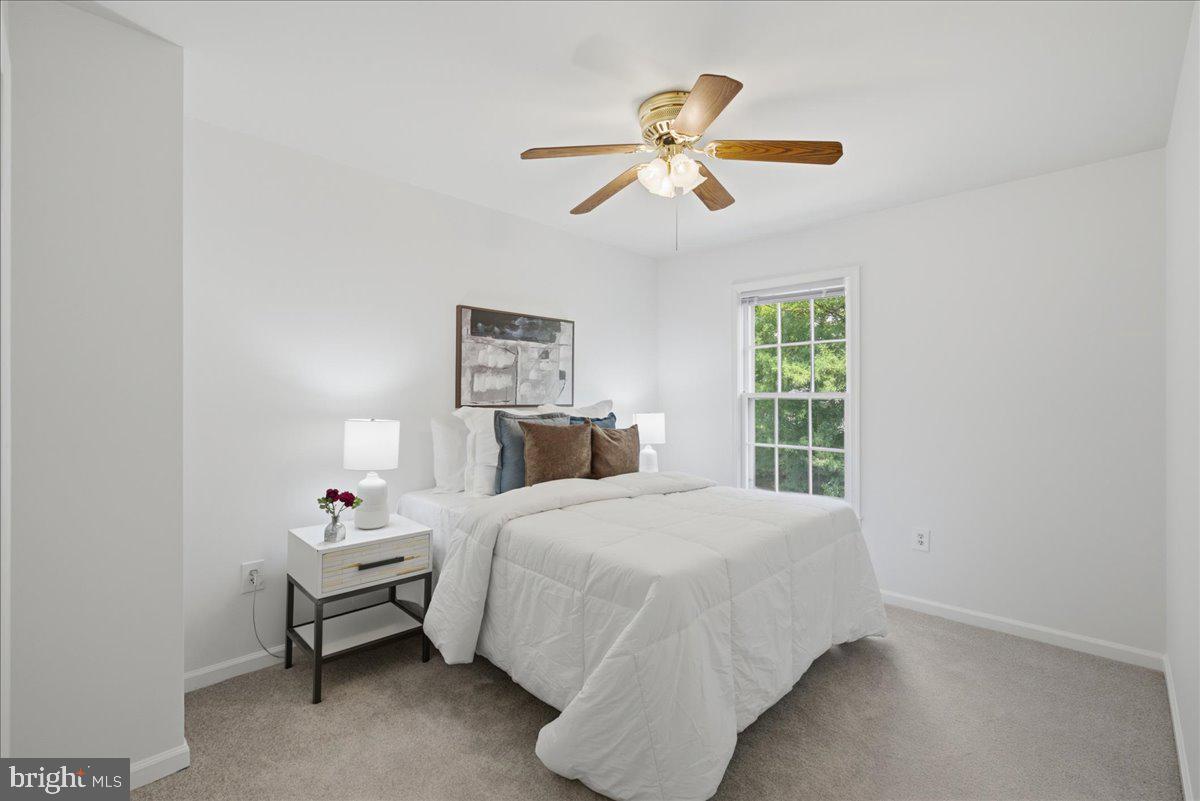 8902 Winding Hollow Way Springfield, VA 22152 - Photo 17 of 34 Secondary bedroom with flexible layout.