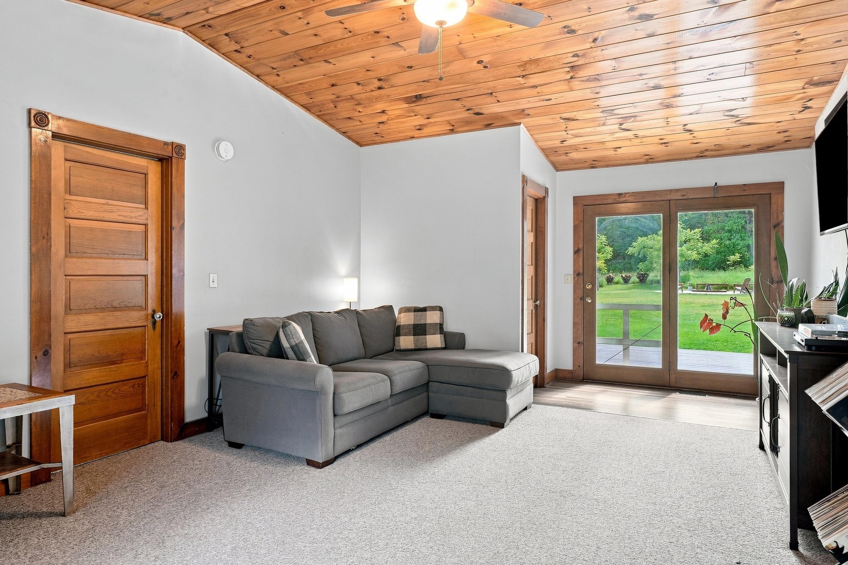 10204 Deal Road Williamsburg, MI 49690 - Photo 16 of 41 1950566-26387137-211e-40ce-a8c3-e85c2b2c82b5.JPG