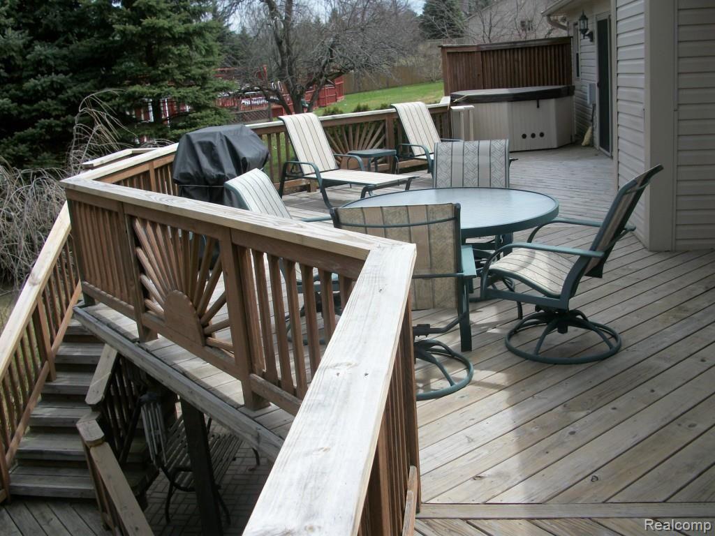 3690 Morgan Road Lake Orion, MI 48359 - Photo 12 of 13 100_0834.jpg