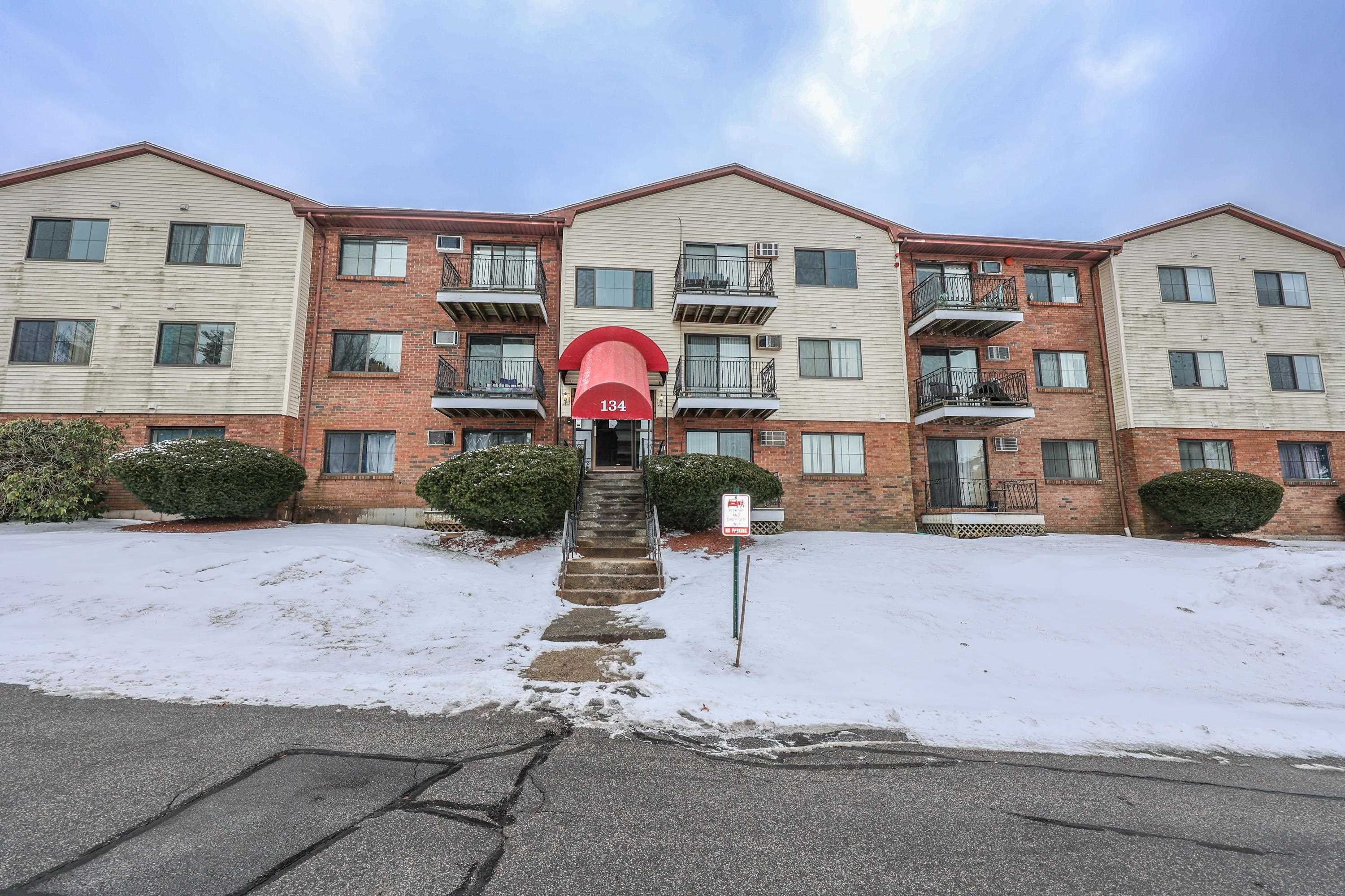 134 Mammoth Road, Unit 7 Hooksett, NH 03106 - Photo 14 of 22