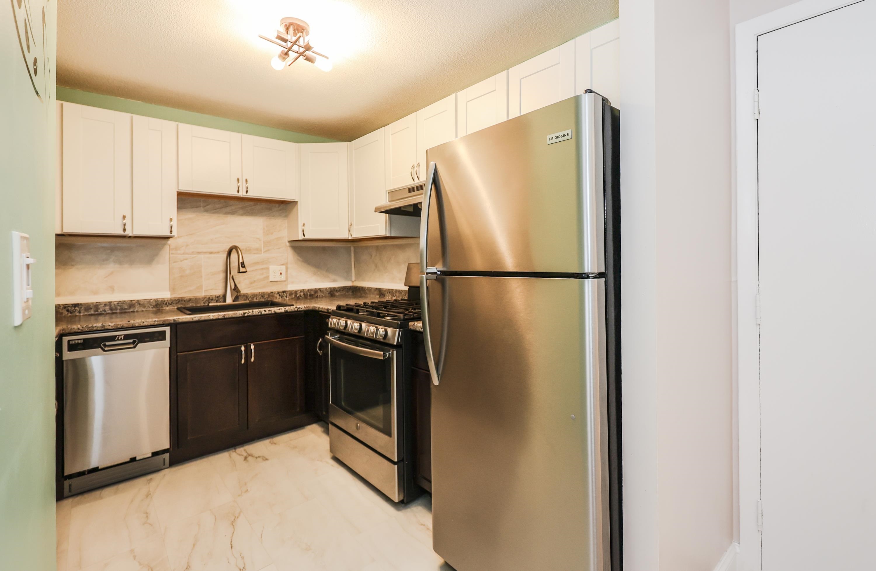 134 Mammoth Road, Unit 7 Hooksett, NH 03106 - Photo 20 of 22