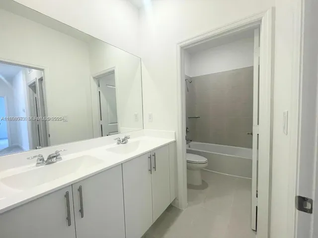 $4,300 | 2647 Southeast 8th Street, Homestead, FL 33030