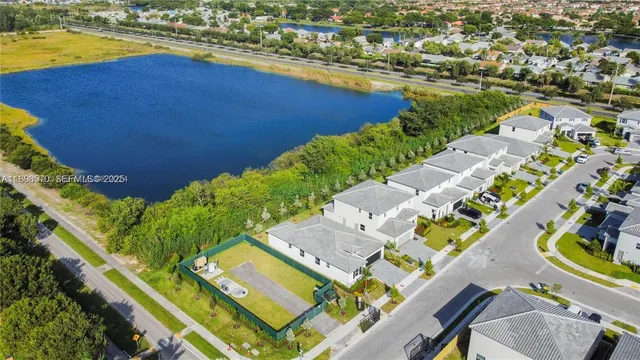 $4,300 | 2647 Southeast 8th Street, Homestead, FL 33030