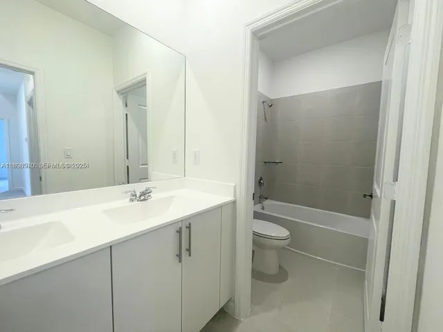 $4,300 | 2647 Southeast 8th Street, Homestead, FL 33030