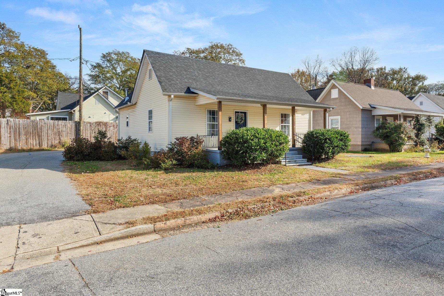 4 Seyle Street Greenville, SC 29605 - Photo 3 of 28