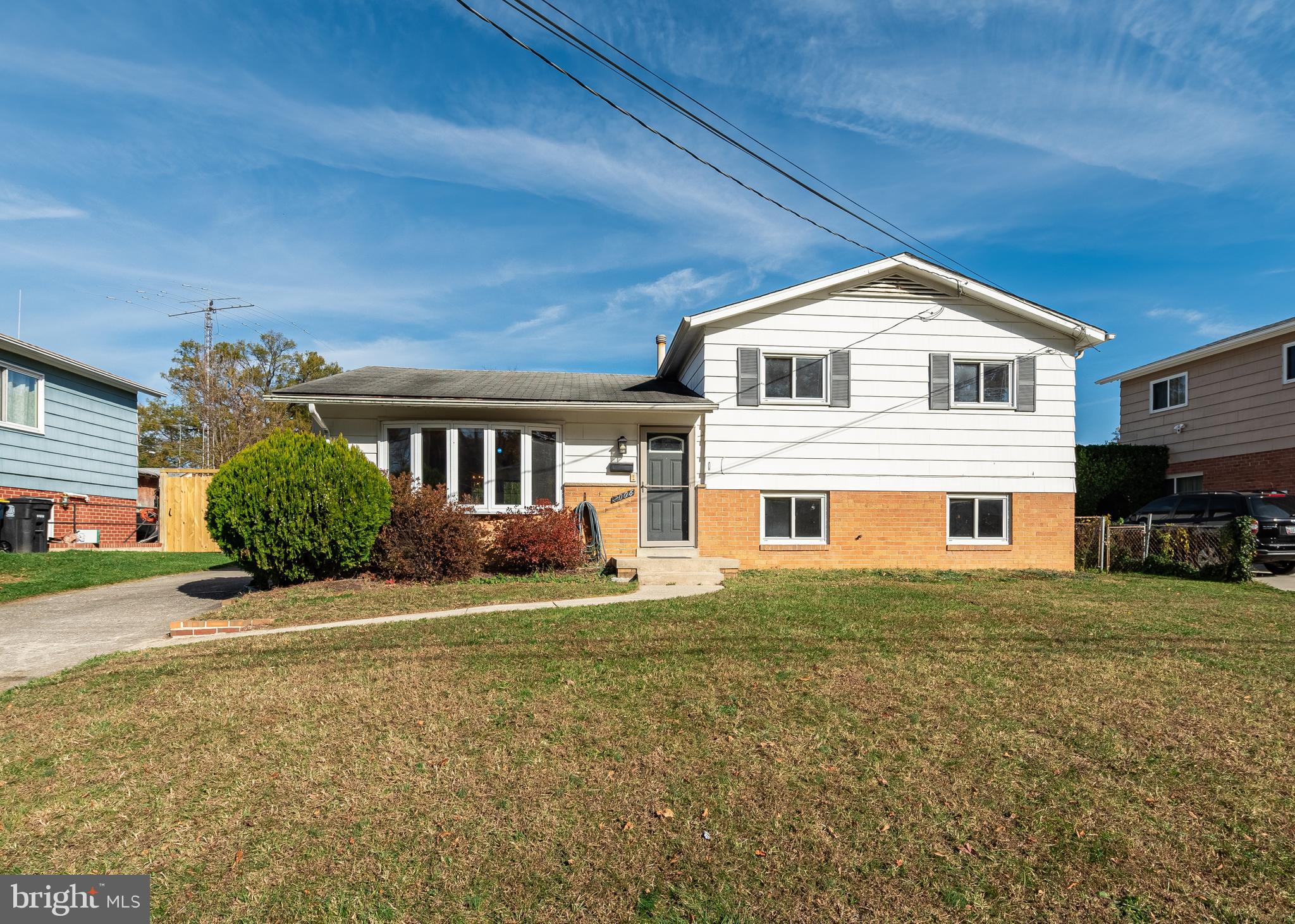 2006 Pelden Road Hyattsville, MD 20783 - Photo 3 of 22 1,842 sq. ft., 3 bds, 2 baths, splt-level property