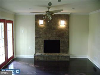 723 Dunmore Road Philadelphia, PA 19115 - Photo 8 of 12 Family Room