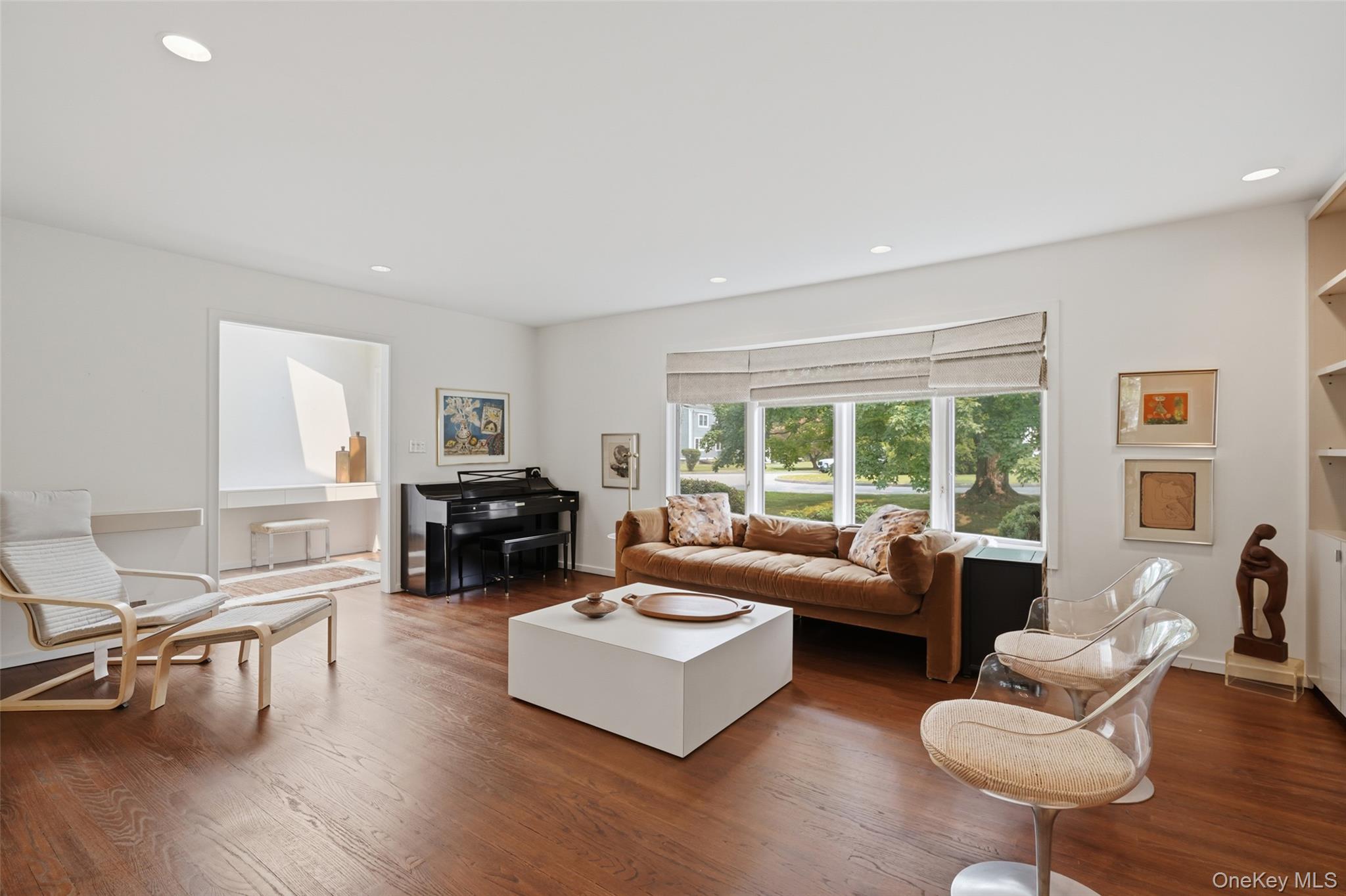 6 Greenhouse Circle Rye Brook, NY 10573 - Photo 3 of 25 Living Room
