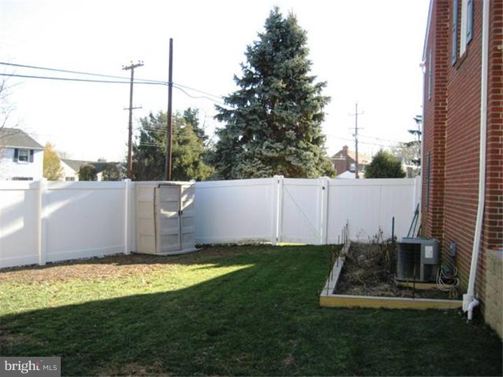 638 West Springfield Road Springfield, PA 19064 - Photo 23 of 25 Back Yard