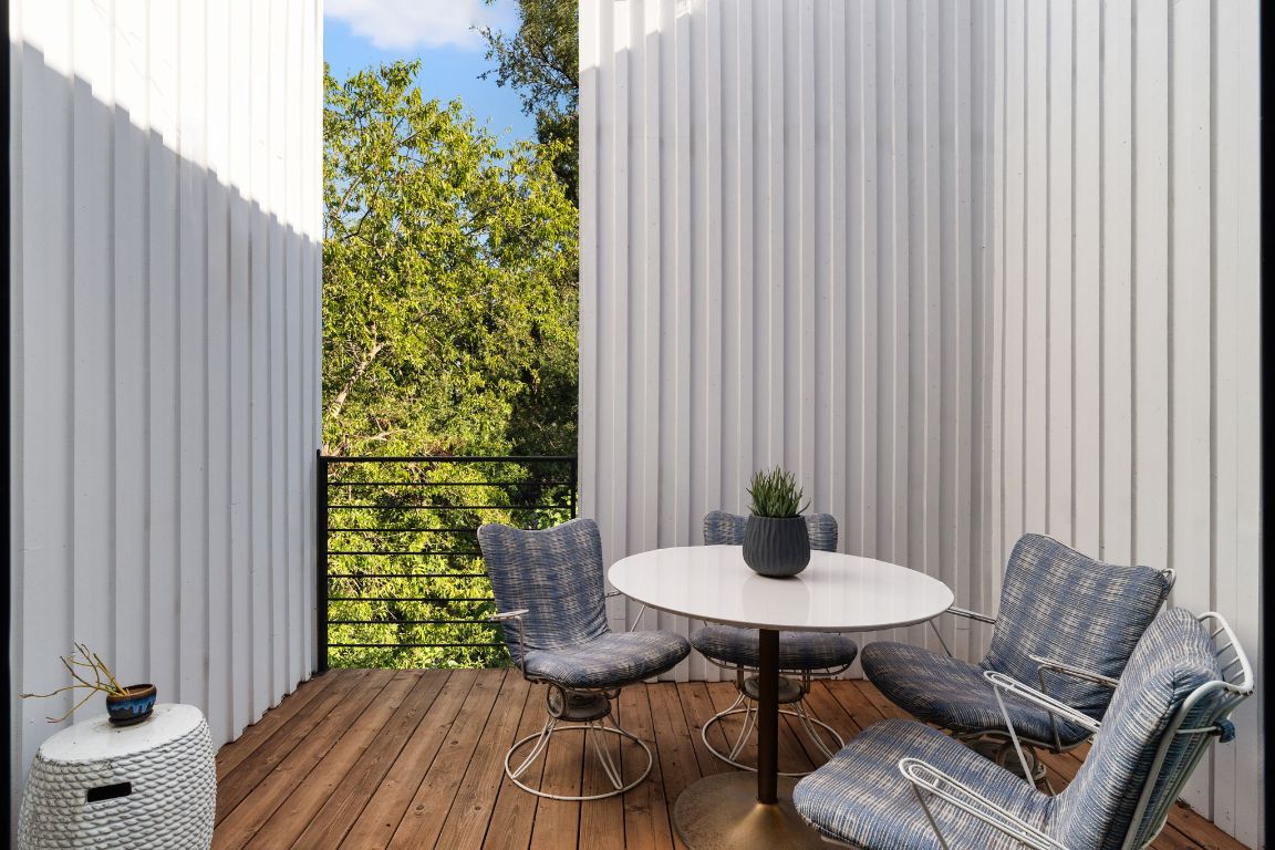 1206 Luna Street Austin, TX 78721 - Photo 21 of 27 a view of a outdoor seating area