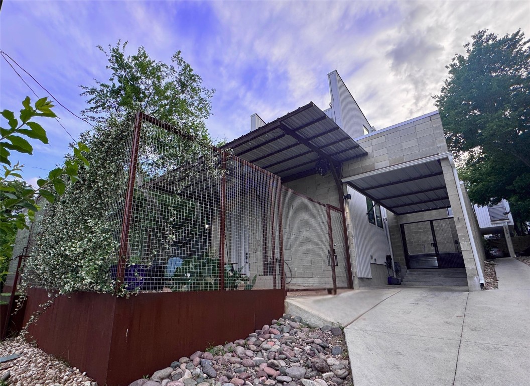 1206 Luna Street Austin, TX 78721 - Photo 5 of 27 a view of a house with a patio
