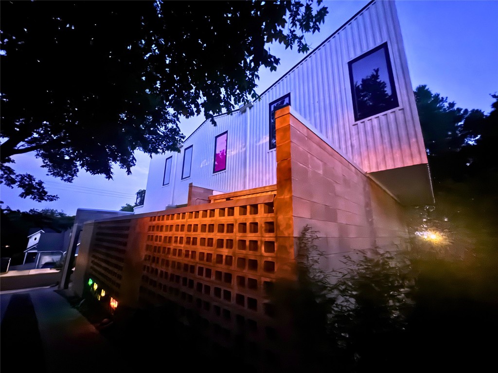 1206 Luna Street Austin, TX 78721 - Photo 6 of 27