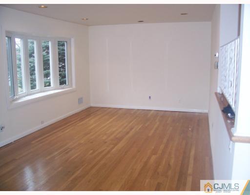 10 Thomas Road East Brunswick, NJ 08816 - Photo 3 of 6