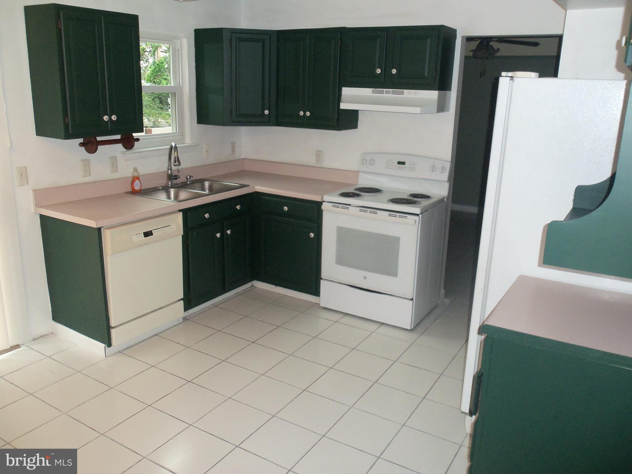 429 Hivner Road Harrisburg, PA 17111 - Photo 3 of 9 Gallery Image 3