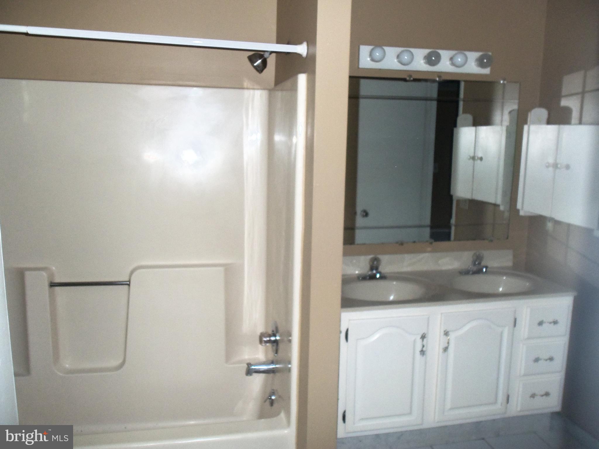 429 Hivner Road Harrisburg, PA 17111 - Photo 8 of 9 Gallery Image 8