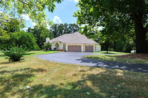 $2,400,000 | 2282 North Farm Road 227, Strafford, MO 65757