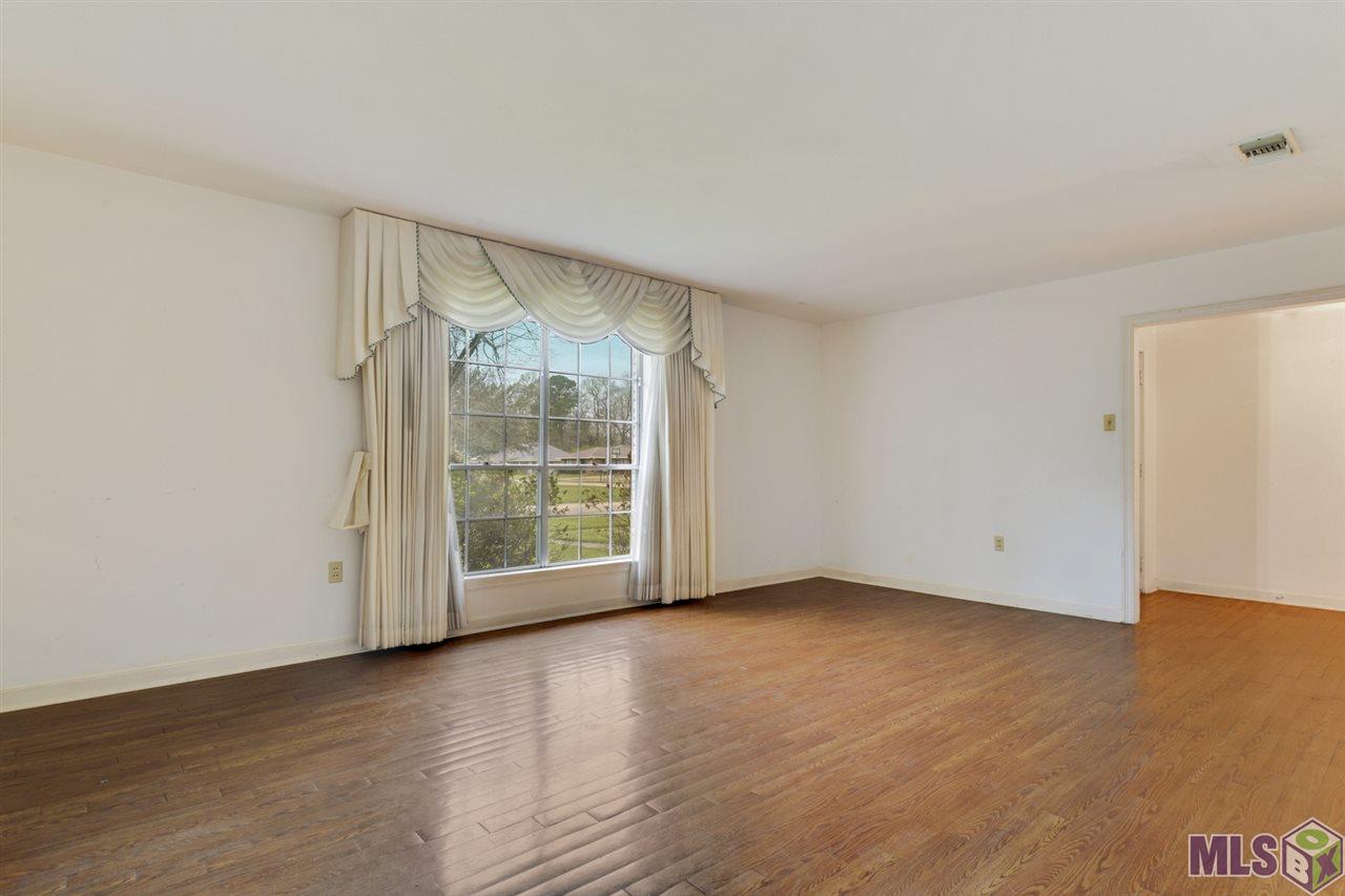 4143 Chelsea Drive Baton Rouge, LA 70809 - Photo 2 of 11 Formal Living Room