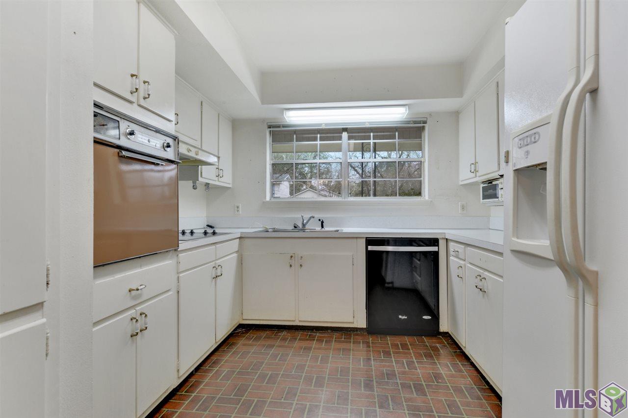 4143 Chelsea Drive Baton Rouge, LA 70809 - Photo 5 of 11 Kitchen