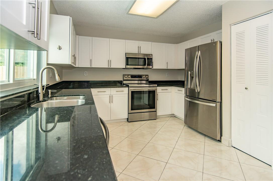 8893 Jaspers Drive Boynton Beach, FL 33472 - Photo 11 of 62 Photo 11