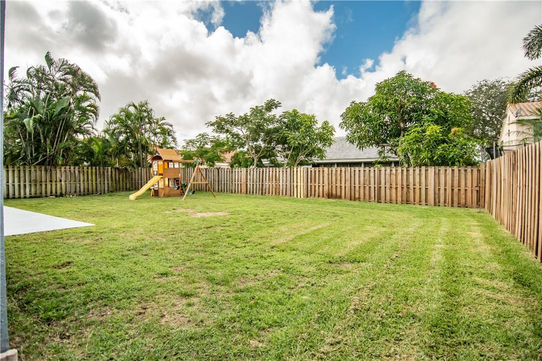 8893 Jaspers Drive Boynton Beach, FL 33472 - Photo 57 of 62 Oversized yard