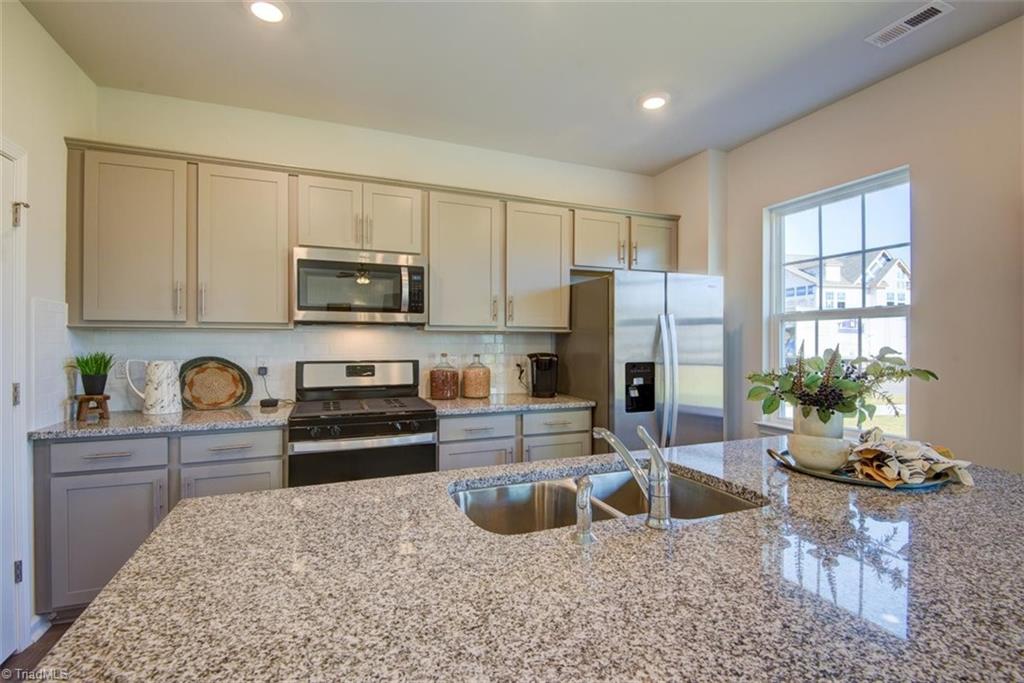 271 Rhett Avenue, Unit 129 Lexington, NC 27295 - Photo 4 of 46 Gallery Image 4