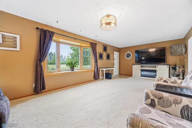 $368,500 | 613 77th Avenue Northwest, Moorhead, MN 56560