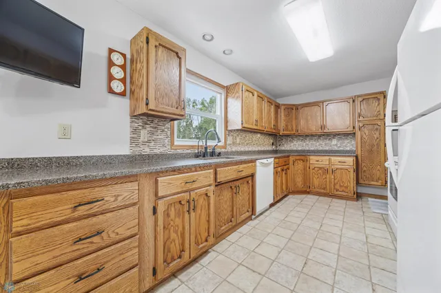 $368,500 | 613 77th Avenue Northwest, Moorhead, MN 56560