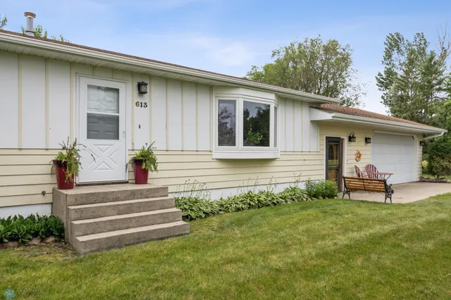 $368,500 | 613 77th Avenue Northwest, Moorhead, MN 56560