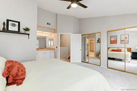 $1,095,000 | 1994 Diamond Street, Unit 2, San Diego, CA 92109