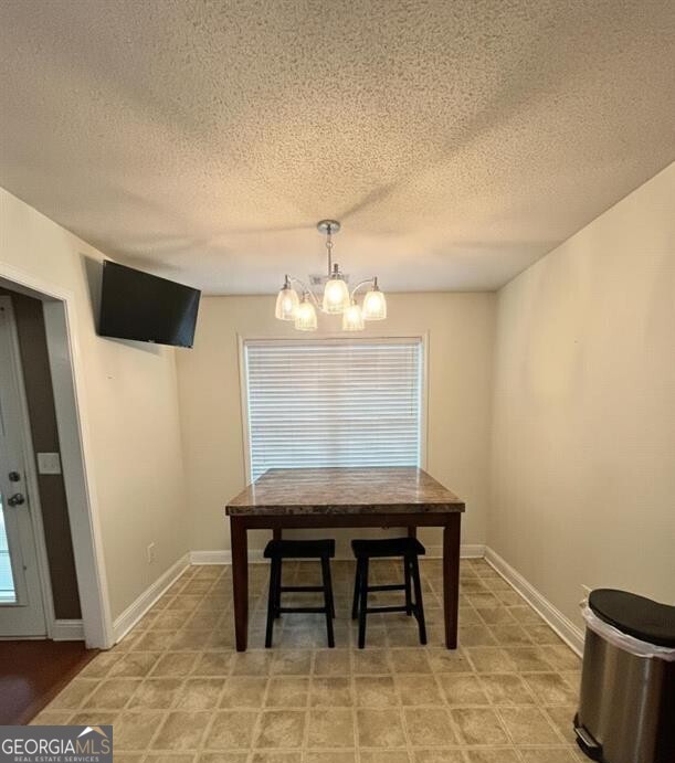 208 Sugarloaf Parkway Perry, GA 31069 - Photo 6 of 11 a room with furniture and window