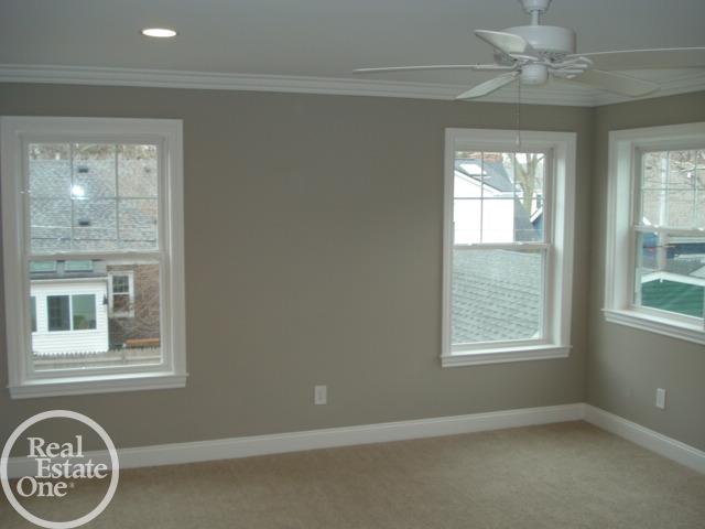 92 Muir Road Grosse Pointe, MI 48236 - Photo 34 of 48 31344963-33.JPG