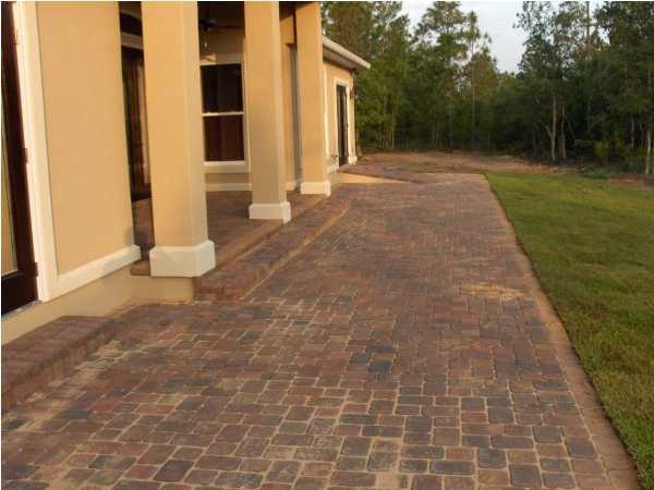 196 West Burnis Road Crestview, FL 32539 - Photo 6 of 13 a view of a back yard with a house