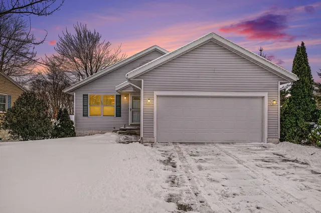 $330,000 | 205 Mc Connell Avenue, Muskegon, MI 49445