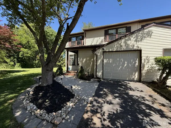 $699,900 | 9 Hoffman Court, East Brunswick, NJ 08816