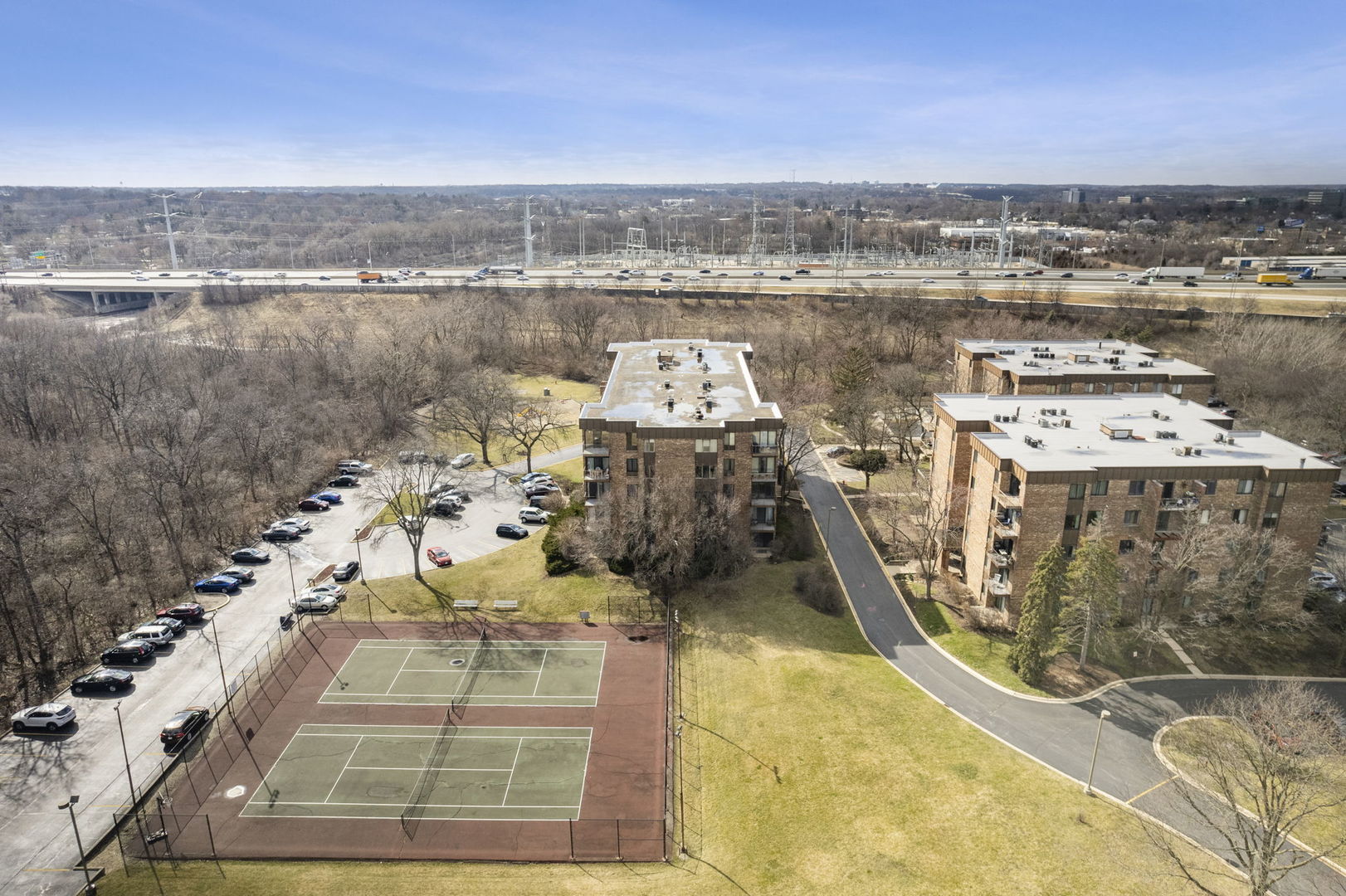 425 Walnut Creek Road, Unit 1401 Lisle, IL 60532 - Photo 18 of 19 a view of a city