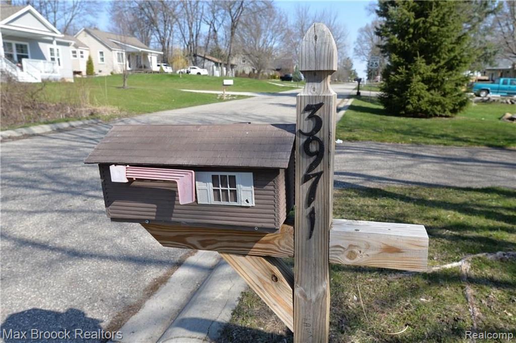 3971 Mildred Avenue Rochester Hills, MI 48309 - Photo 9 of 10