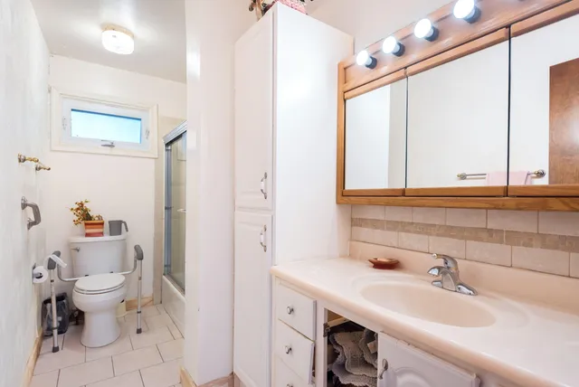 $299,900 | 9509 Northcote Avenue, Munster, IN 46321