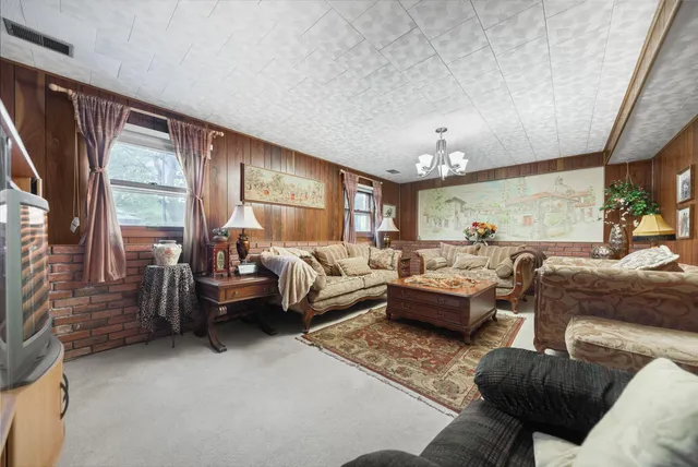 $299,900 | 9509 Northcote Avenue, Munster, IN 46321