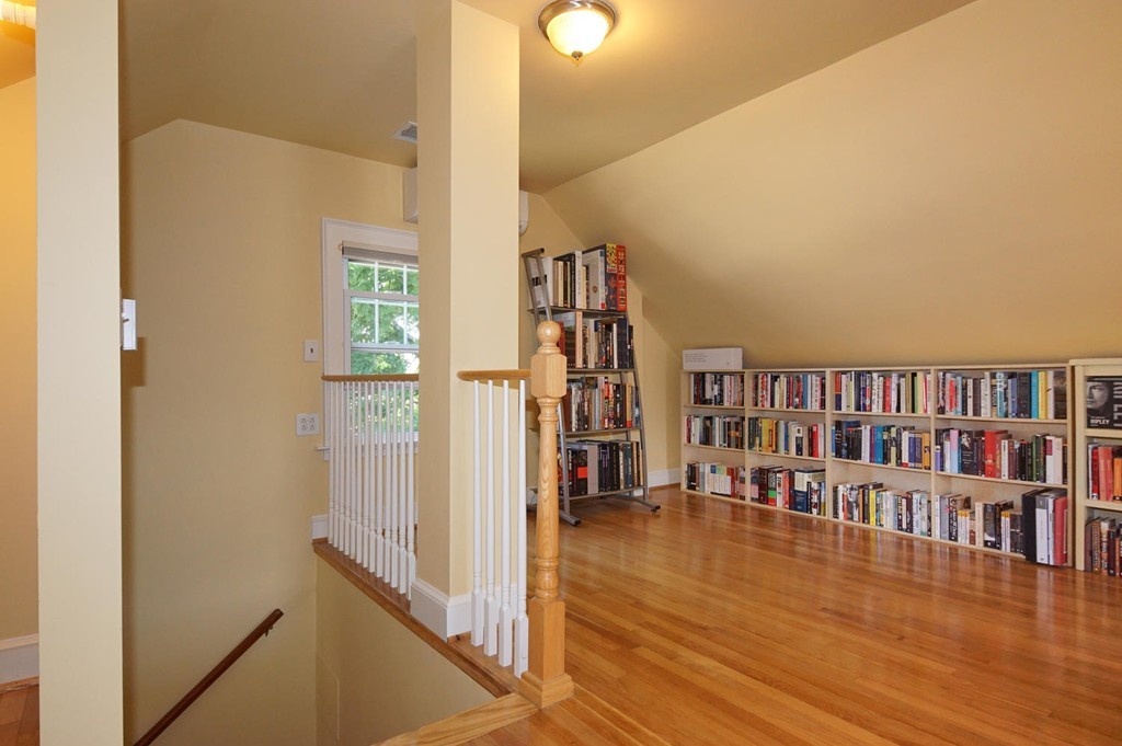 32 White Oak Road Boston, MA 02132 - Photo 18 of 30 Gallery Image 18