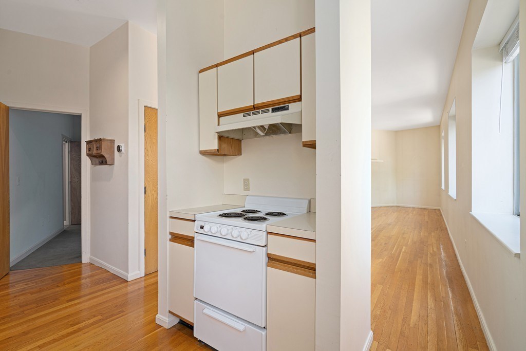 414 Commercial Street, Unit 2 Boston, MA 02109 - Photo 3 of 13