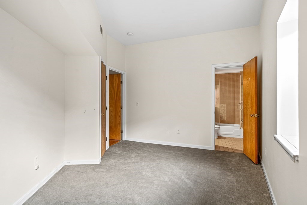 414 Commercial Street, Unit 2 Boston, MA 02109 - Photo 7 of 13