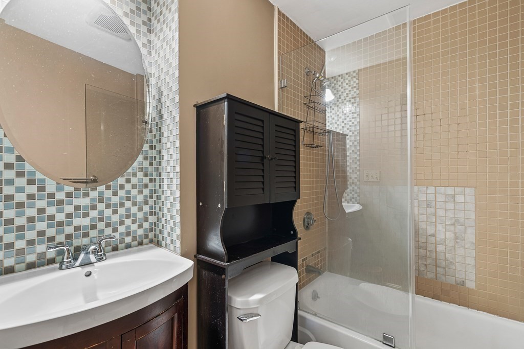 414 Commercial Street, Unit 2 Boston, MA 02109 - Photo 8 of 13